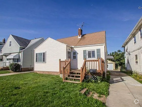 Building Photo - 4822 E 86th St