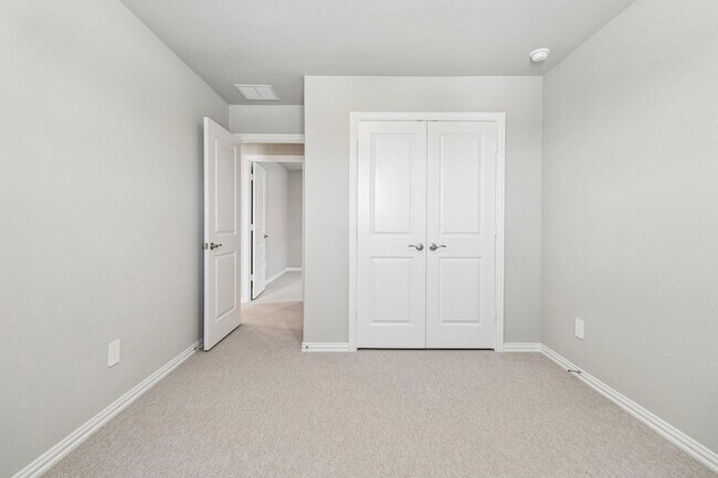 Building Photo - 6206 Castamere Dr