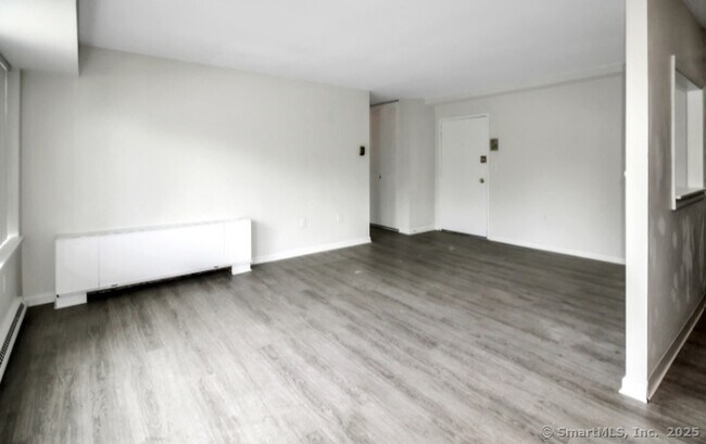 Building Photo - 1310 Berlin Tpke