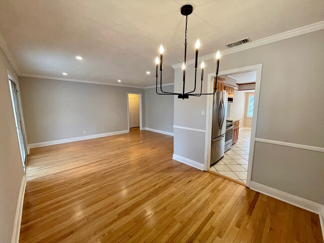 Building Photo - 3651 W 147th St