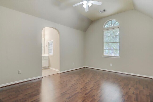 Building Photo - 514 Little River Ct