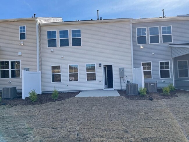 Building Photo - 5019 Arkose Dr