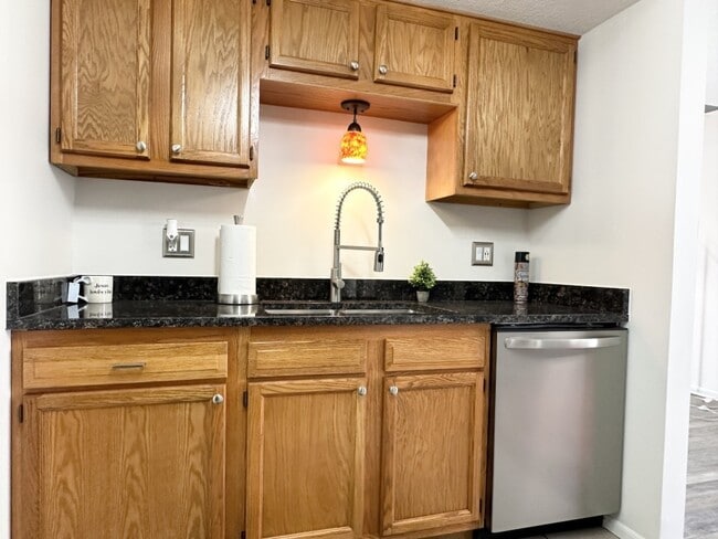 Building Photo - 1227 Leon Way