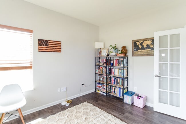 Building Photo - 1908 Porter Dr