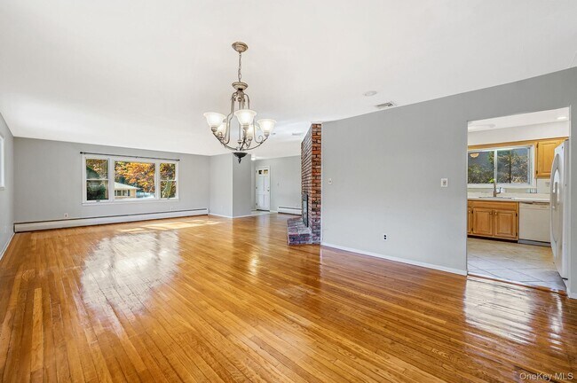 Building Photo - 23 Princeton Dr