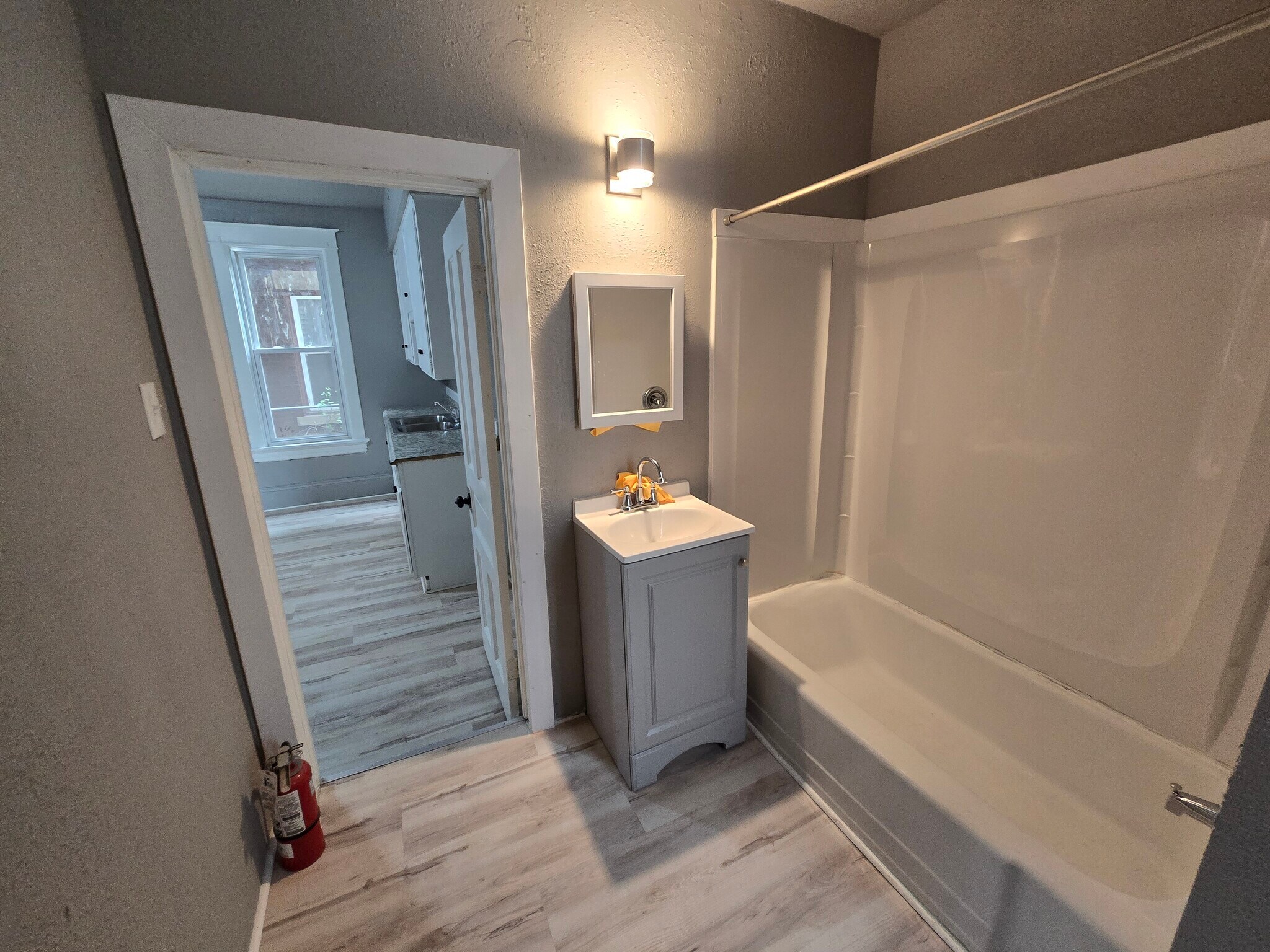 Building Photo - 1608 W Lincoln Ave