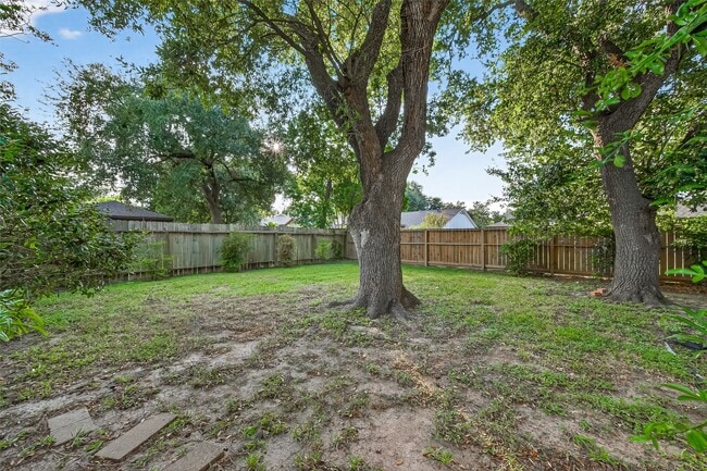 Building Photo - 9602 S Petersham Dr