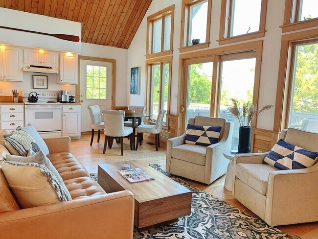 Building Photo - 24 Columbia Way