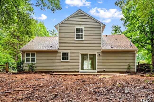 Building Photo - 697 Rebecca Jane Dr