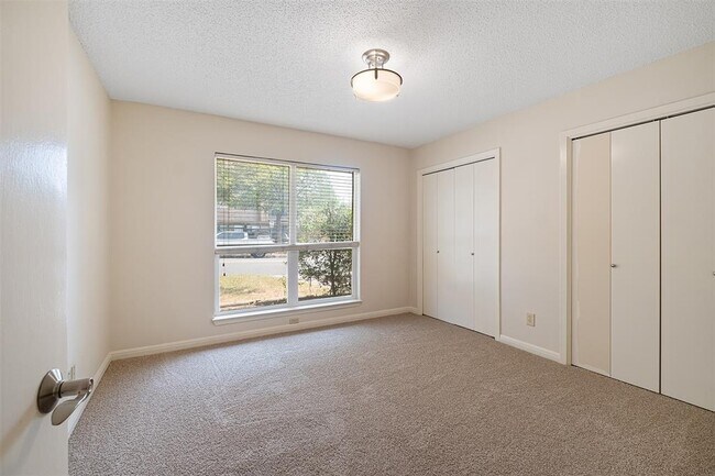 Building Photo - 8801 Camelia Ln