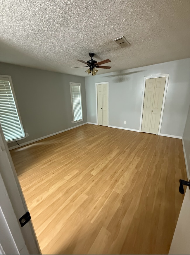 Building Photo - Charming 3-Bedroom Home with Bonus Room & ...