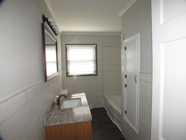 Building Photo - One Story Home For Residential or Institutional/Office Use in Harrisburg NC!