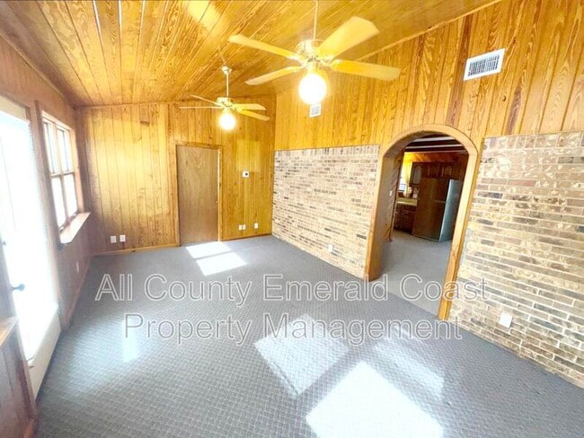 Building Photo - 504 Kelly St