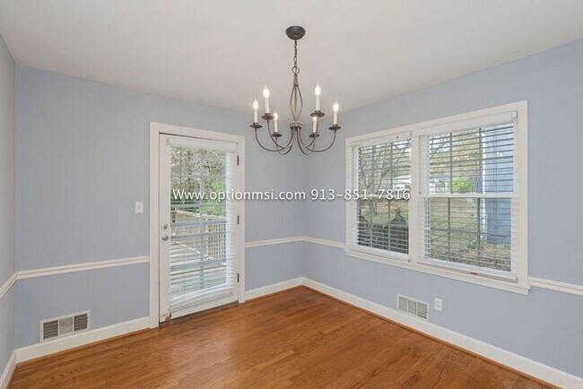 Building Photo - Ready for immediate move-in!