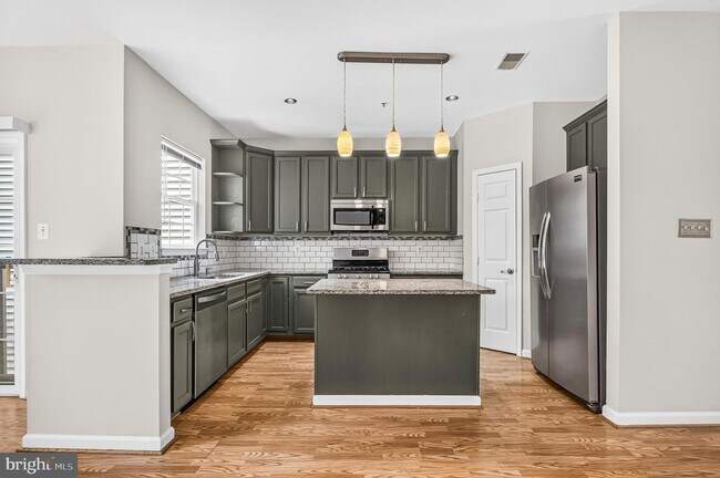 Building Photo - 9743 Quiet Brook Ln