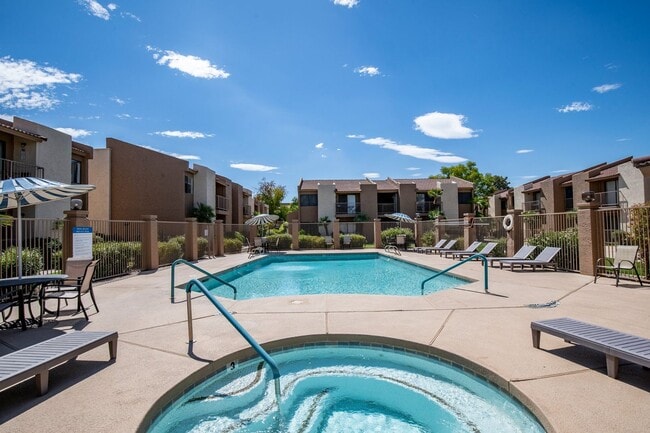 Building Photo - COMING SOON! Spacious 1 Bed 1 Bath Condo i...