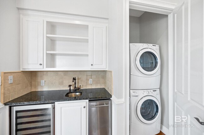 Building Photo - 32511 Water View Dr E