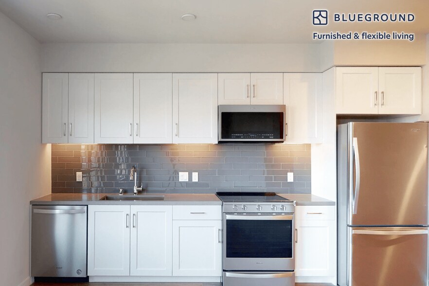 Building Photo - 1001 Harvey Dr