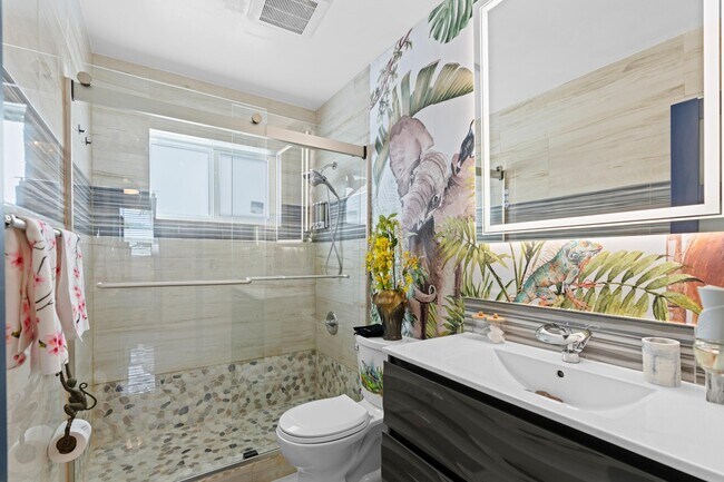 Building Photo - 3705 NE 16th Ave