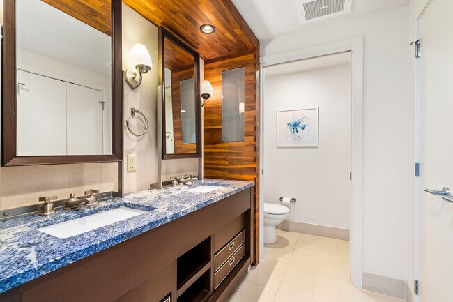 Building Photo - 6899 Collins Ave