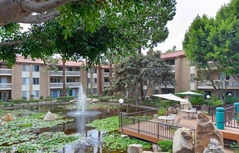 Building Photo - 1855 Diamond St