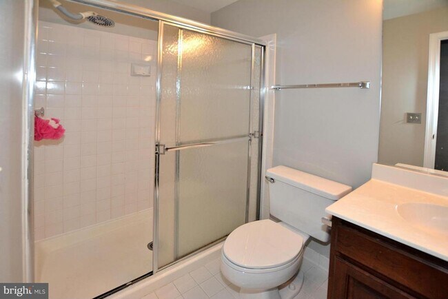 Building Photo - 5612 Willoughby Newton Dr