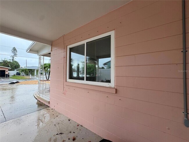Building Photo - 353 81st Ave