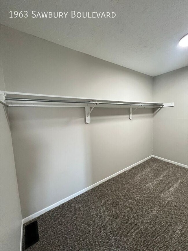 Building Photo - 1963 Sawbury Blvd