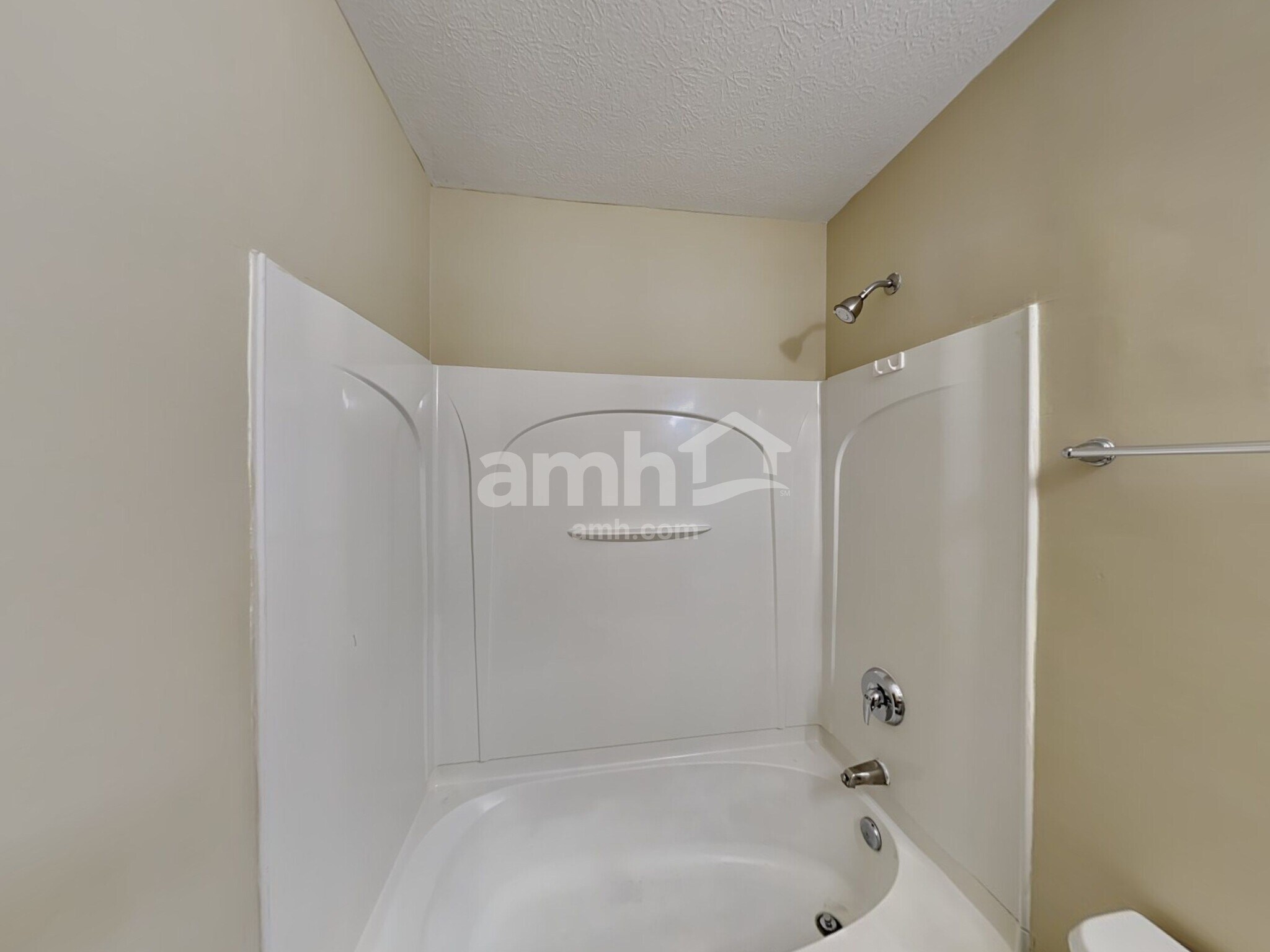 Building Photo - 5923 Aquamarine Dr