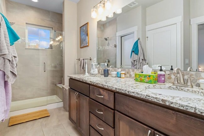 Building Photo - 5120 Longshaw Ct