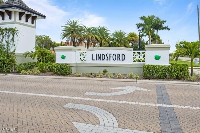 Building Photo - 3896 King Edwards St