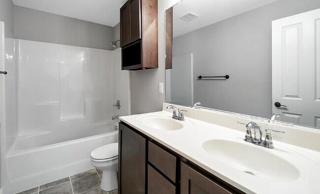 Building Photo - 715 Cherrywood Cir