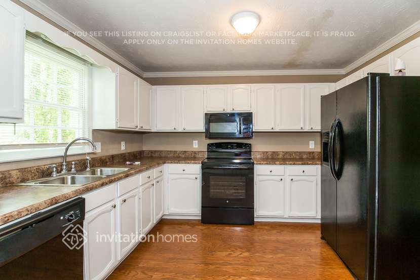 Building Photo - 4904 Shallow Creek Trail NE