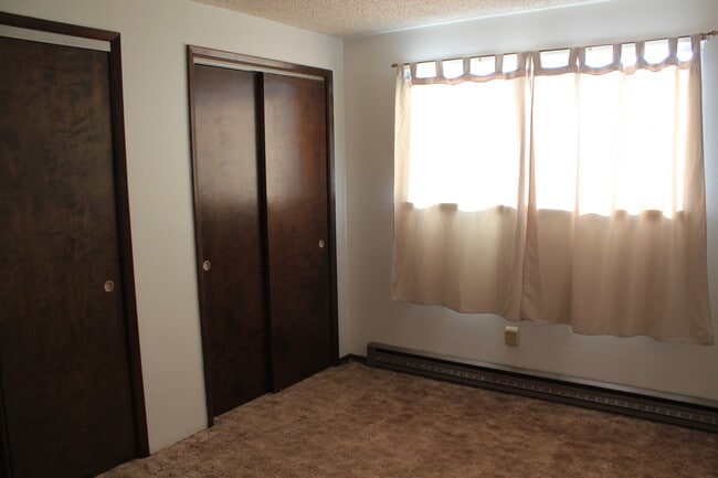 Building Photo - 3 Bedroom 1 Bath Home for Rent near Mount Stuart Elementary