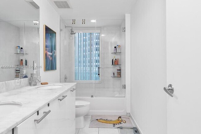 Building Photo - 951 Brickell Ave