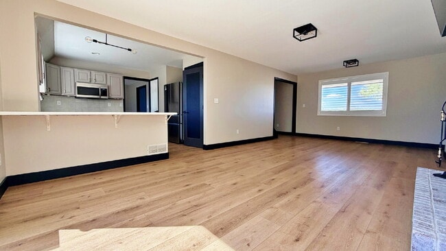 Building Photo - Awesome Views in Fully Updated Home in The Pinery! 5 Bed 3.5 Bath with 2 Car Garage and Large Dec...