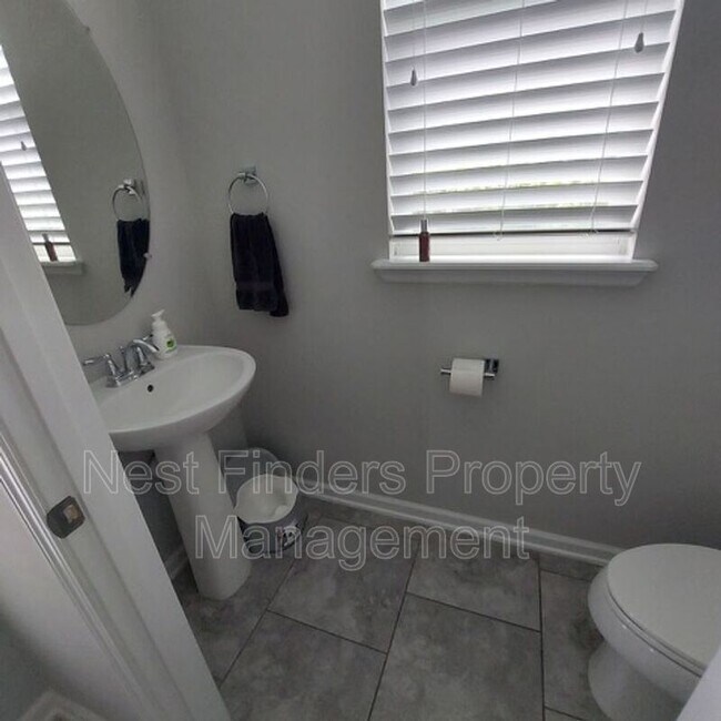 Building Photo - 7061 Azalea Grove Dr