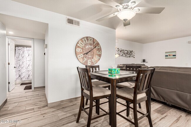 Building Photo - 8700 E Mountain View Rd