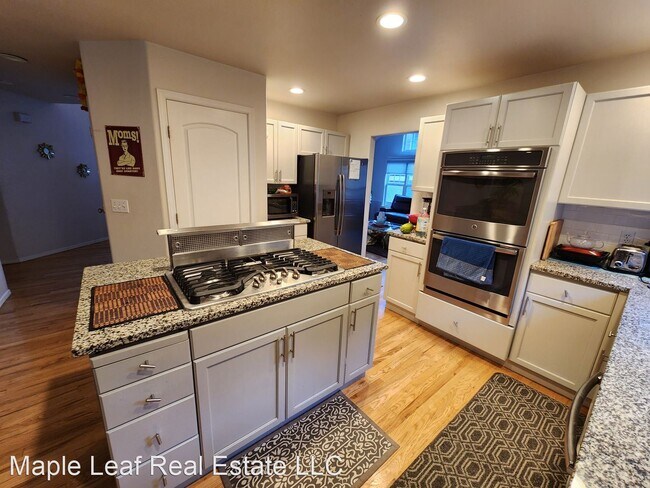 Building Photo - 5 br, 3.5 bath House - 10108 186th CT NE