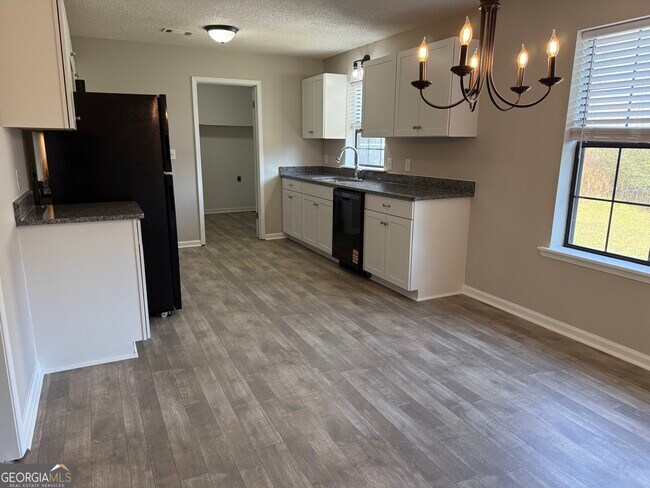 Building Photo - 731 Moon Bridge Rd