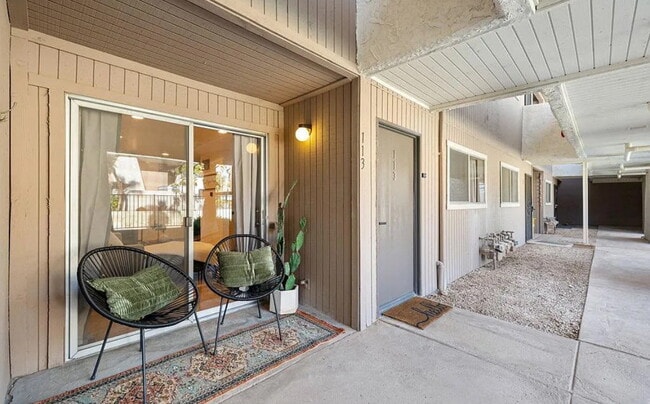 Building Photo - If you want the nicest unit on the market ...