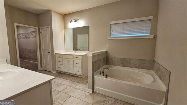 Building Photo - 4457 Waxwing St