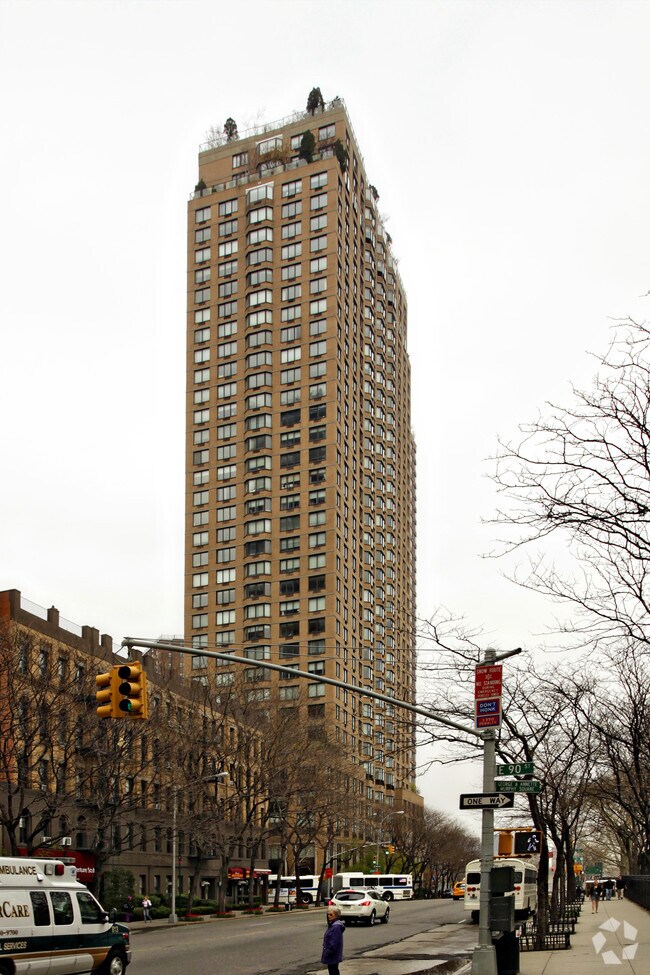 Building Photo - The Barclay