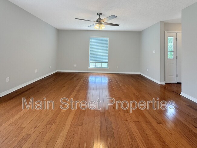 Building Photo - 2121 Pin High Dr