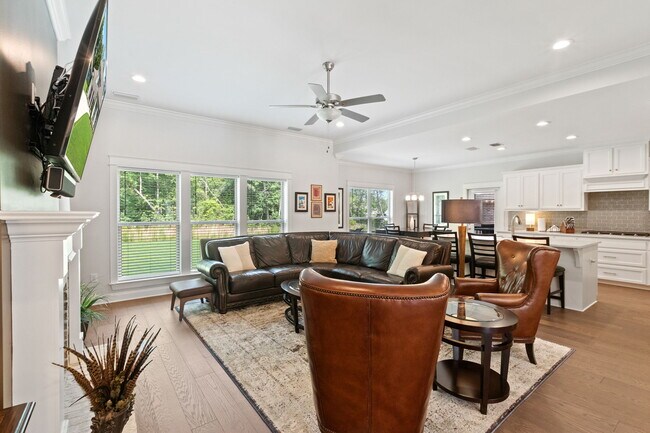 Building Photo - 31889 Marvanna Dr