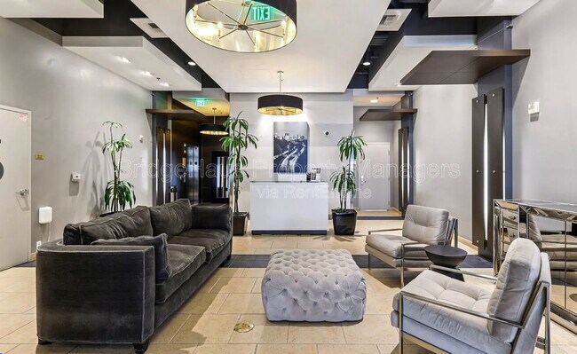 Building Photo - 206 Park Blvd
