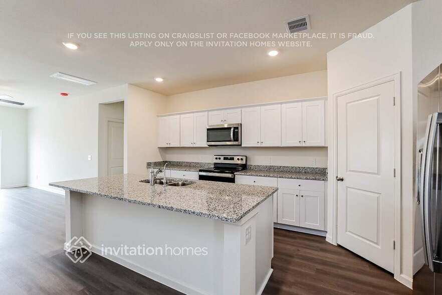 Building Photo - 27210 Clear Breeze Drive