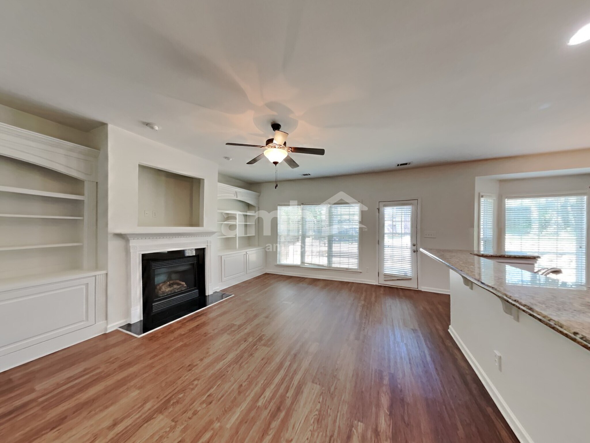 Building Photo - 106 E Cavendish Dr
