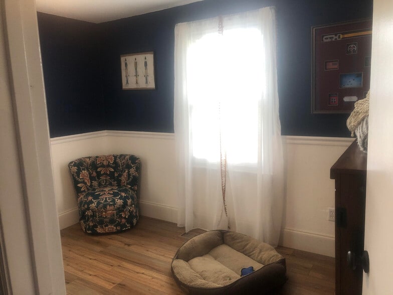 Building Photo - 404 Isbill Rd