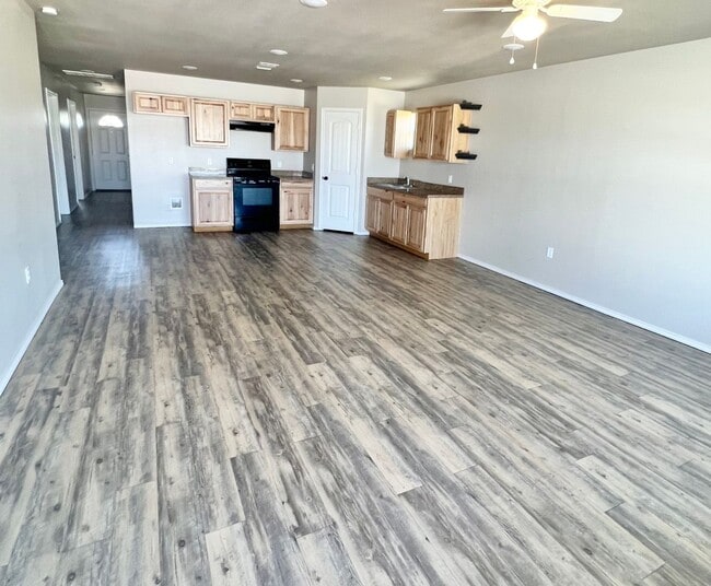 Building Photo - Modern, newer build, large backyard!